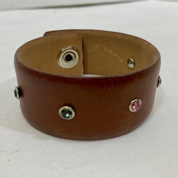 Upcycled crystal leather cuff bracelet made from glove tanned cowhide belt - Picture 7 of 7